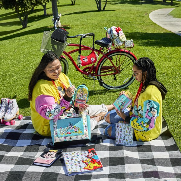 Disney 100 Schillernde Geldbörse von Mickey and Friends – DISNEY LOUNGEFLY