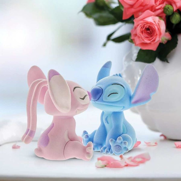 Stitch und Angel Flocks küssen sich – DISNEY GRAND JESTER