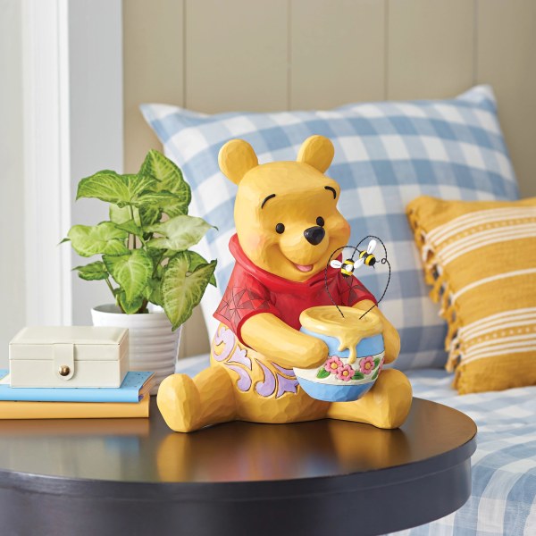 Big Winnie the Pooh mit seinem Topf Honig – Disney Traditions