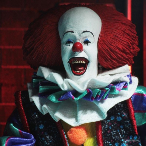 ES – BEKLEIDTE ACTION-FIGUR – PENNYWISE (1990)