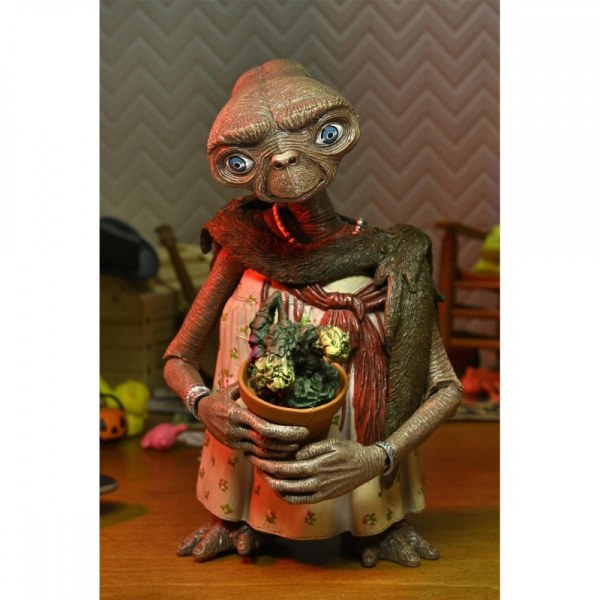 E.T. 40. JAHRESTAG – ACTIONFIGUR – ULTIMATE E.T. GEKLEIDET