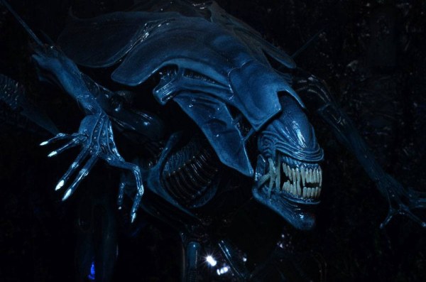 Aliens Figur Ultra Deluxe Alien Queen 38 cm