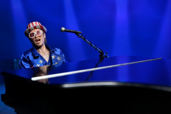 Elton John Figur bekleidet Live in '76 Deluxe Set 20 cm