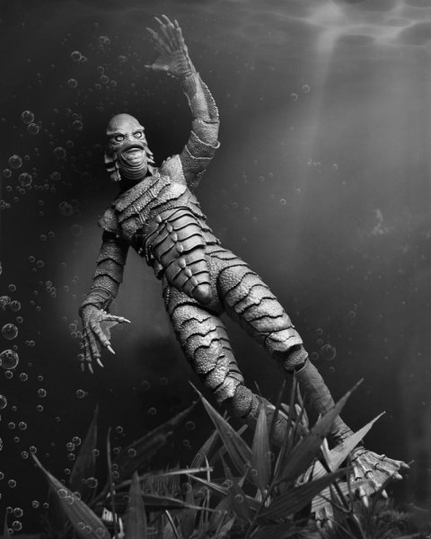 Universal Monsters Figur Ultimativer Schrecken vom Amazonas (B&W) 18 cm