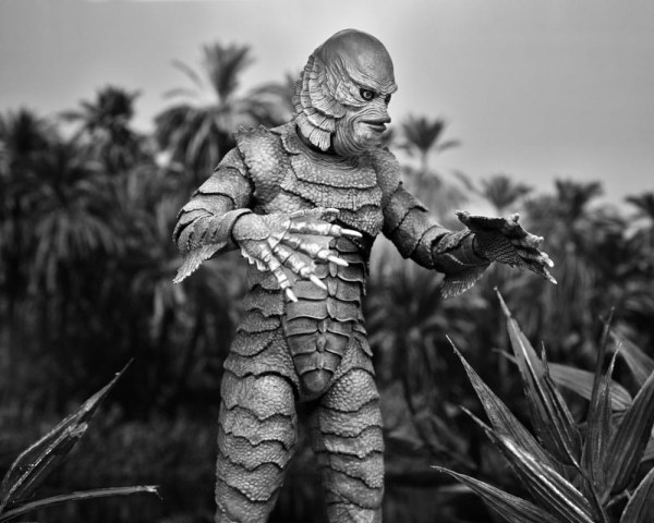 Universal Monsters Figur Ultimativer Schrecken vom Amazonas (B&W) 18 cm