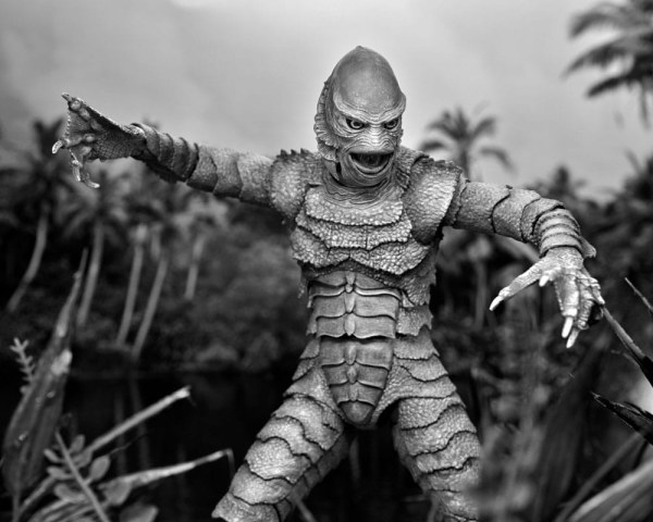 Universal Monsters Figur Ultimativer Schrecken vom Amazonas (B&W) 18 cm