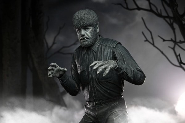 Universal Monsters Figur Ultimate The Wolf Man (Schwarz & Weiß) 18 cm