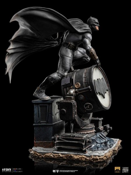 Batman auf Batsignal Art Scale Deluxe - Gerechtigkeitsliga