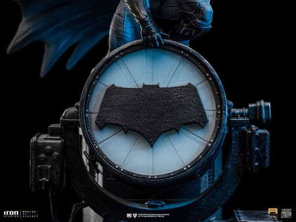 Batman auf Batsignal Art Scale Deluxe - Gerechtigkeitsliga