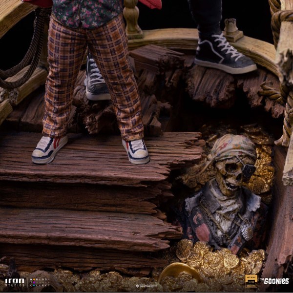 Sloth and Chunk Art Scale Deluxe - Die Goonies