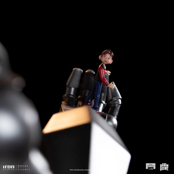 Iron Giant & Hogarth Hughes Demi Art Scale - Der Iron Giant