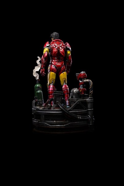 IRON MAN UNLEASHED ART SCALE DELUXE - MARVEL