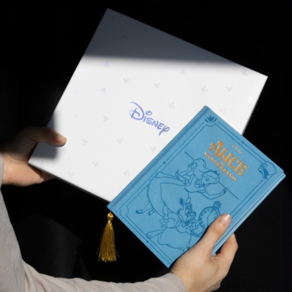 PREMIUM A5 NOTIZBUCH-SET MIT STIFT – DISNEY ALICE IM WUNDERLAND