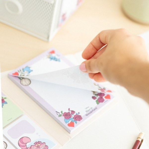 KLEBENOTIZIERTES NOTIZBUCH - DISNEY ALICE IM WUNDERLAND