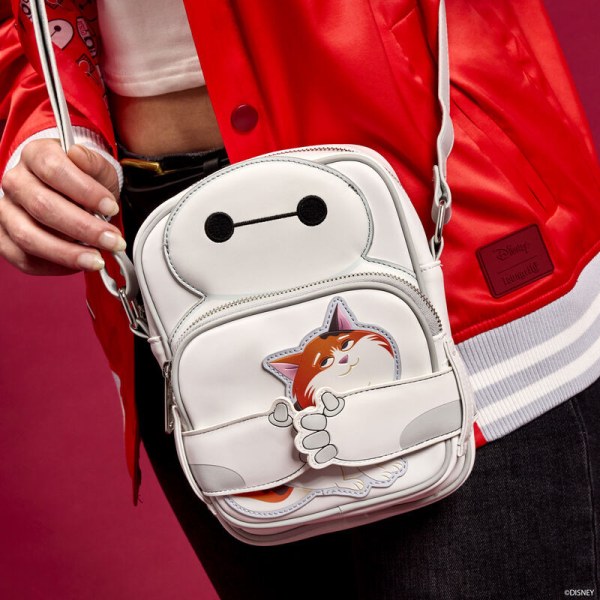 Baymax & Mochi umhängetasche mit Münzbeutel - DISNEY LOUNGEFLY Baymax – Riesiges Robowabohu 10. Jahrestag