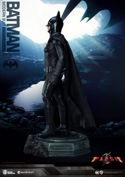 Batman-Statuette Master Craft Batman Modern Suit 42 cm