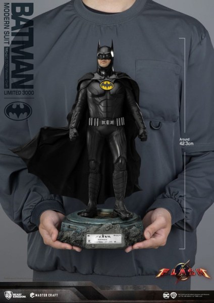 Batman-Statuette Master Craft Batman Modern Suit 42 cm