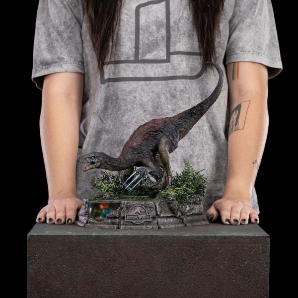 Jurassic World: Dominion-Statuette 1/20 Demi Art Scale Therizinosaurus 29 cm