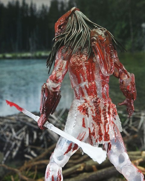 Prey Ultimate Feral Bear Blood Predator Figur 18 cm