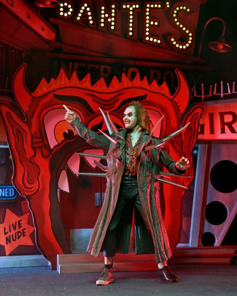 Beetlejuice (1988) diorama Trenchcoat mit Spikes Inferno Room Deluxe Set
