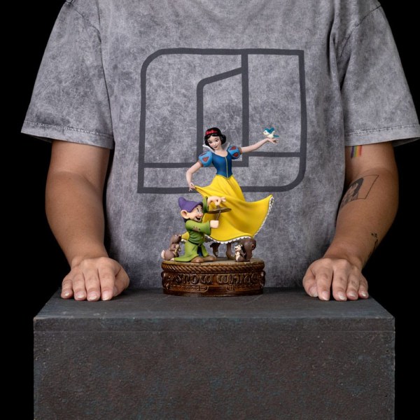 Schneewittchen und die sieben Zwerge Statuette 1/10 Art Scale Schneewittchen und Doofy 21 cm