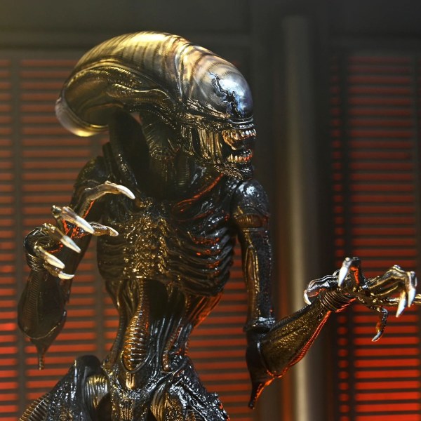ALIEN: ROMULUS – 18 CM ACTIONFIGUR – ULTIMATE SCORCHED XENOMORPH