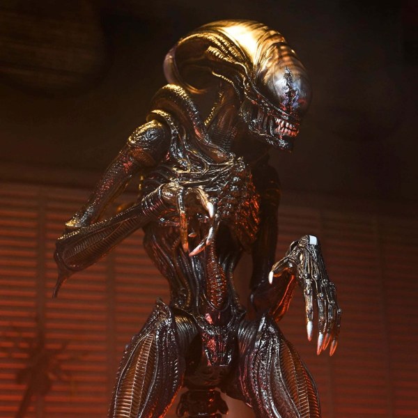 ALIEN: ROMULUS – 18 CM ACTIONFIGUR – ULTIMATE SCORCHED XENOMORPH