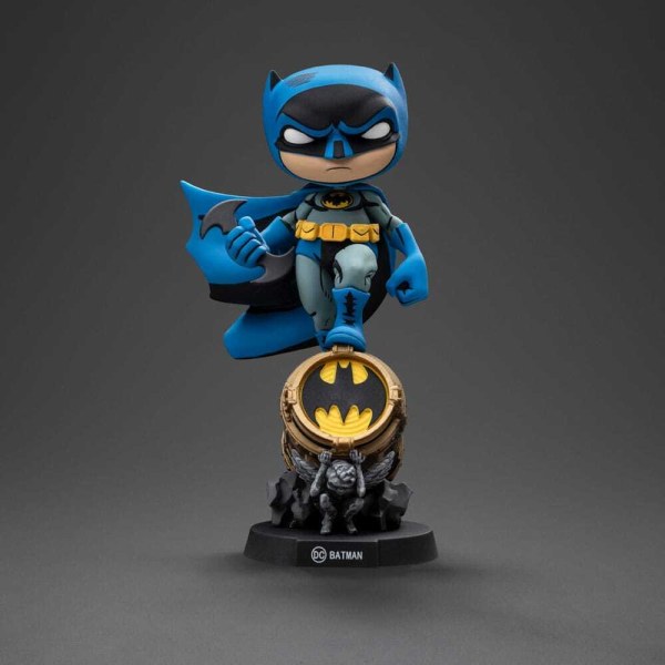 Batman-Figur Mini Co. PVC Batman auf Bat-Signal (Blaue Variante) 15 cm