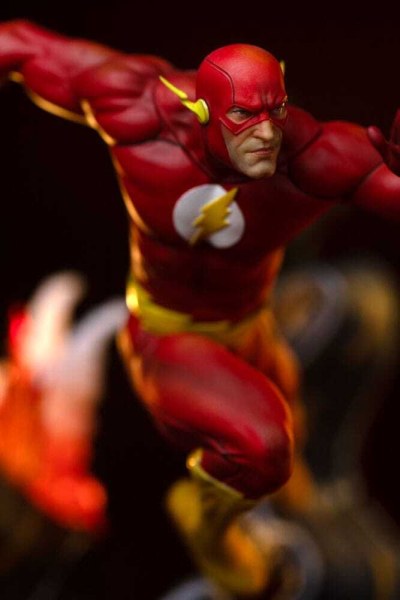 DC Comics Statuette 1/10 Art Scale Flash 25 cm