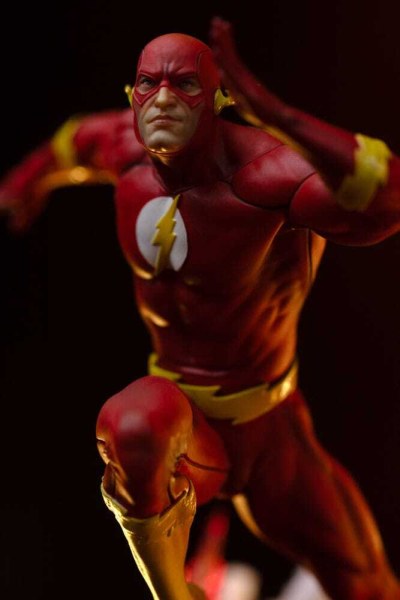 DC Comics Statuette 1/10 Art Scale Flash 25 cm