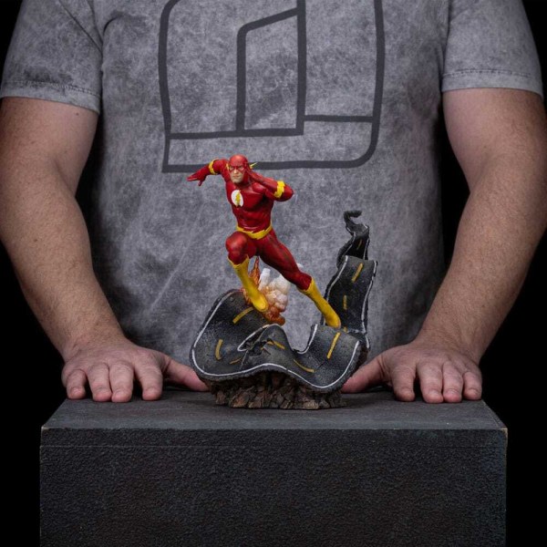 DC Comics Statuette 1/10 Art Scale Flash 25 cm