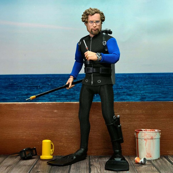 DER WEIßE HAI – 20 CM BEKLEIDETE ACTIONFIGUR – HOOPER (HAIKÄFIG)
