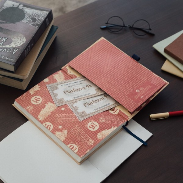 PLATFORM 9 3/4 PREMIUM A5 NOTIZBUCH MIT STIFT - HARRY POTTER