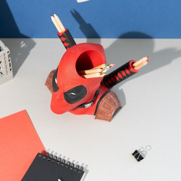 DEADPOOL MIT BLEISTIFTPOT - MARVEL
