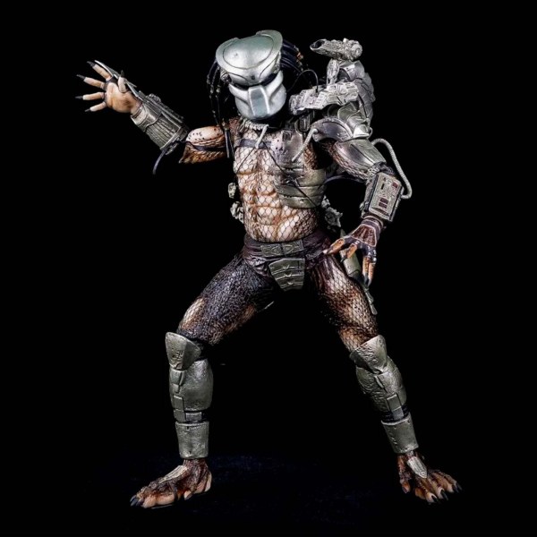 PREDATOR - FIGUR IM MAßSTAB ¼ - JUNGLE HUNTER PREDATOR MIT LED-LICHTERN