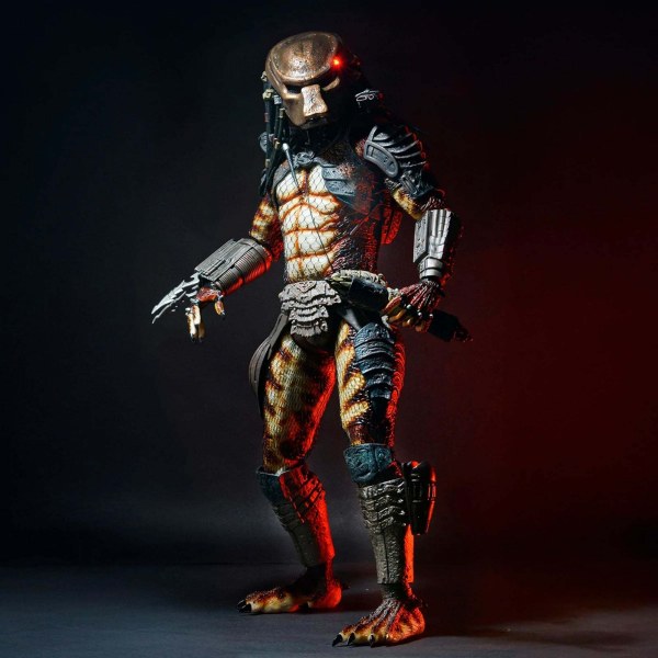PREDATOR - FIGUR IM MAßSTAB ¼ - CITY HUNTER PREDATOR MIT LED-LICHTERN