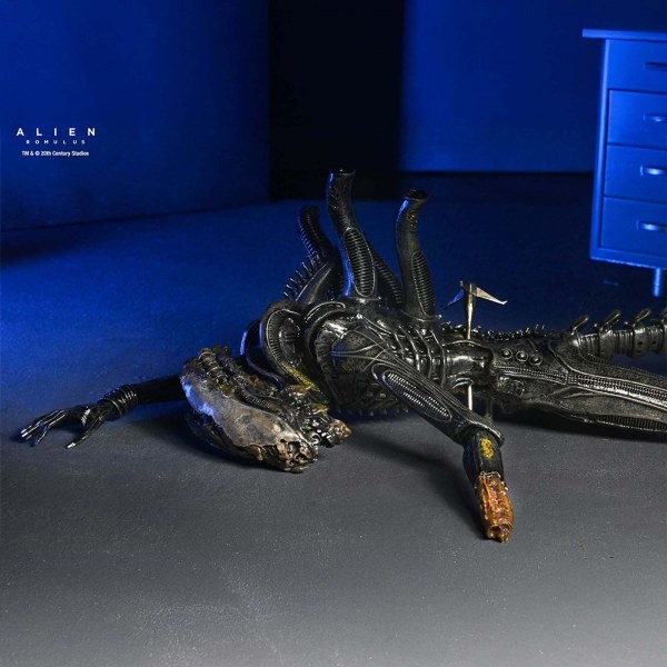 ALIEN: ROMULUS – 18 cm große Actionfigur – DELUXE Exemplar des hängenden Labor-Xenomorphs XX121