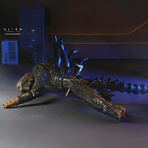 ALIEN: ROMULUS – 18 cm große Actionfigur – DELUXE Exemplar des hängenden Labor-Xenomorphs XX121