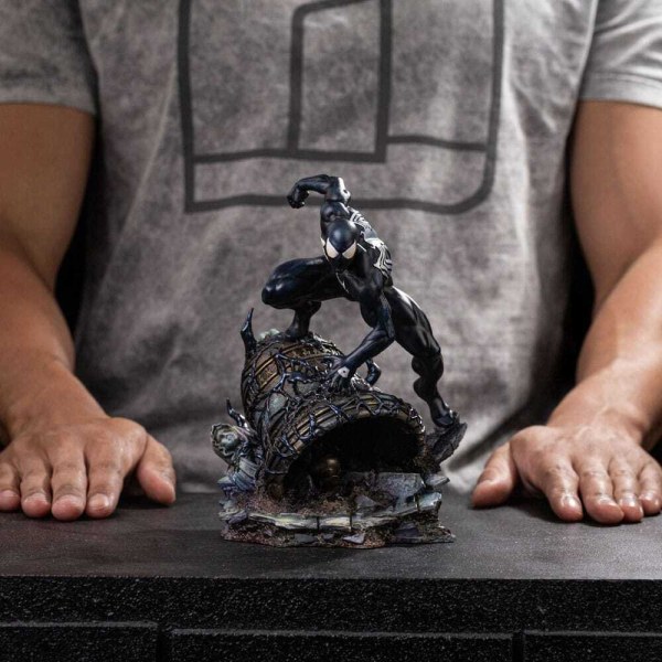 Spider-Man Kostüm im Art Scale Stil, schwarz, 20 cm – Iron Studios Marvel