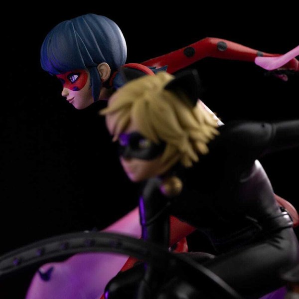 Art Scale Deluxe Lady Bug und Cat Noir, signierte Edition, 23 cm – Iron Studios Miraculous