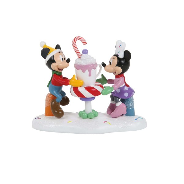 MICKEY UND MINNIE TEILEN EINEN KAKAO - DISNEY VILLAGE
