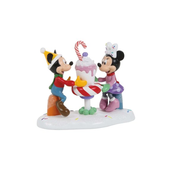 MICKEY UND MINNIE TEILEN EINEN KAKAO - DISNEY VILLAGE