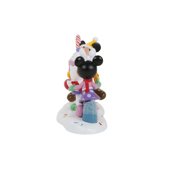 MICKEY UND MINNIE TEILEN EINEN KAKAO - DISNEY VILLAGE