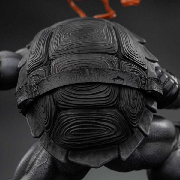 Ninja Turtles-Figur im Maßstab 1:10, Art Scale, Michelangelo-Schwarz-Weiß-Variante, 26 cm