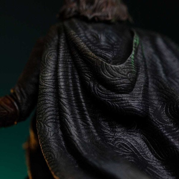 Herr der Ringe 1/10 Art Scale Aragorn Unleashed Statue, 31 cm
