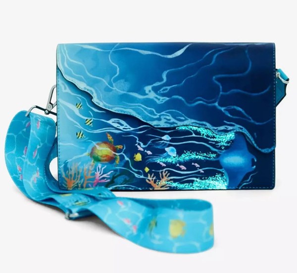 EXKLUSIV: WATER FLOW UMHÄNGETASCHE - DISNEY LOUNGEFLY VAIANA