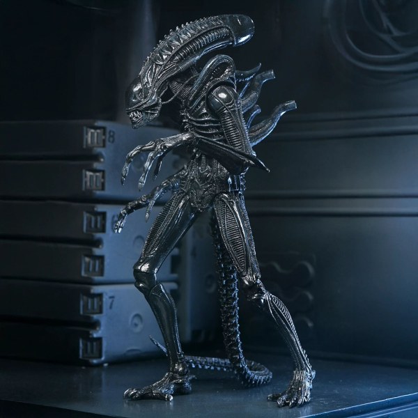 ALIENS - 7" SCALE ACTIONFIGUR - 40. JAHRESTAG ULTIMATE WARRIOR XENOMORPH (SCHWARZ)