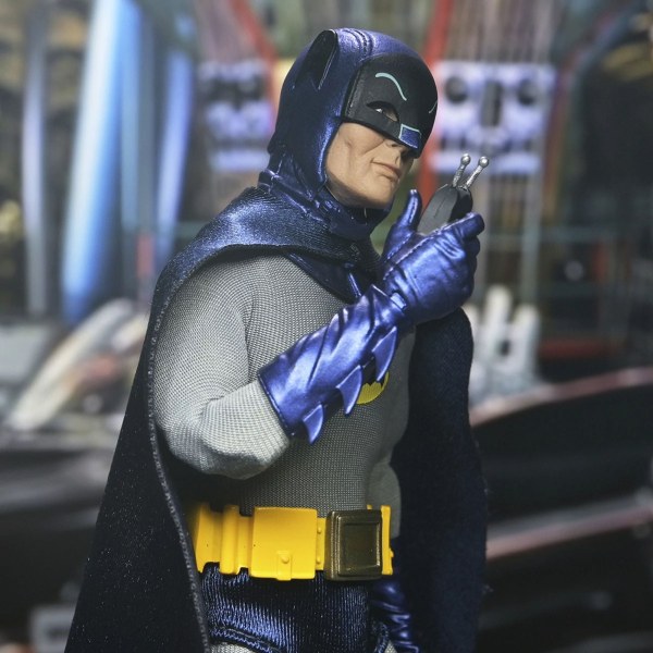 BATMAN (1966 TV-SERIE) - BATMAN 8" BEKLEIDETE ACTIONFIGUR