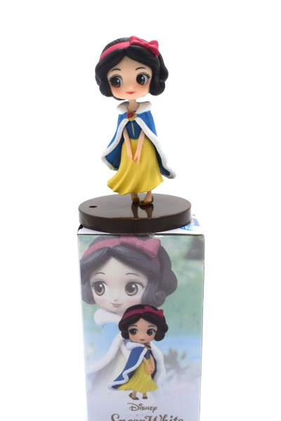 MINI SCHNEEWITTCHEN MIT MANTEL - DISNEY Q POSKET
