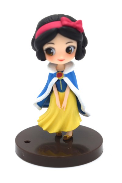 MINI SCHNEEWITTCHEN MIT MANTEL - DISNEY Q POSKET